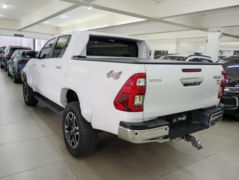 TOYOTA Hilux Caminhonete 2.8 16V SRX PLUS 4X4 TURBO DIESEL CABINE DUPLA AUTOMÁTICO, Foto 4