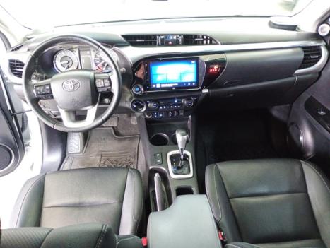 TOYOTA Hilux Caminhonete 2.8 16V SRX PLUS 4X4 TURBO DIESEL CABINE DUPLA AUTOMÁTICO, Foto 8