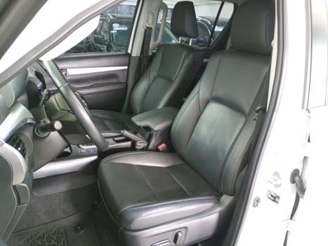 TOYOTA Hilux Caminhonete 2.8 16V SRX PLUS 4X4 TURBO DIESEL CABINE DUPLA AUTOMÁTICO, Foto 9