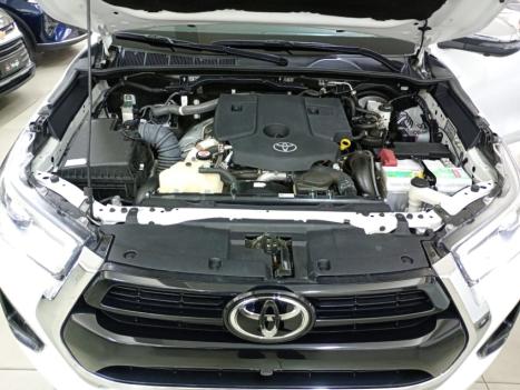 TOYOTA Hilux Caminhonete 2.8 16V SRX PLUS 4X4 TURBO DIESEL CABINE DUPLA AUTOMÁTICO, Foto 15