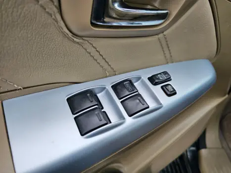 TOYOTA Hilux SW4 2.7 16V 4P FLEX SR 7 LUGARES AUTOM�TICO, Foto 12