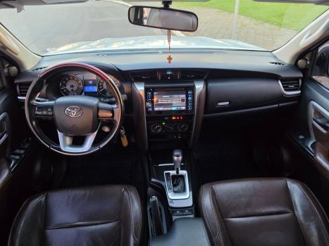 TOYOTA Hilux SW4 2.7 16V 4P FLEX SR 7 LUGARES AUTOM�TICO, Foto 6