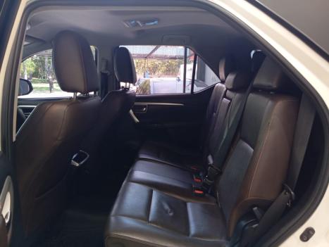 TOYOTA Hilux SW4 2.8 16V 4P SRX 4X4 7 LUGARES TURBO DIESEL AUTOMTICO, Foto 7