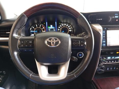 TOYOTA Hilux SW4 2.8 16V 4P SRX 4X4 7 LUGARES TURBO DIESEL AUTOMTICO, Foto 11