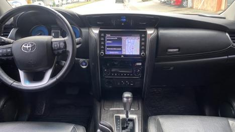 TOYOTA Hilux SW4 2.8 16V 4P SRX 4X4 7 LUGARES TURBO DIESEL AUTOM�TICO, Foto 9