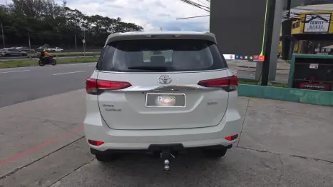 TOYOTA Hilux SW4 2.8 16V 4P SRX 4X4 7 LUGARES TURBO DIESEL AUTOM�TICO, Foto 4