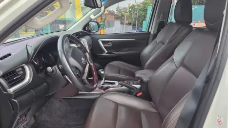 TOYOTA Hilux SW4 2.8 16V 4P SRX 4X4 7 LUGARES TURBO DIESEL AUTOM�TICO, Foto 6