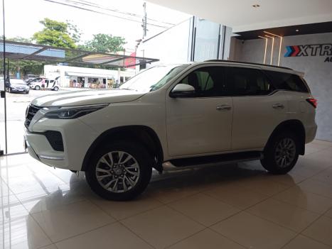 TOYOTA Hilux SW4 2.8 16V 4P SRX 4X4 7 LUGARES TURBO DIESEL AUTOM�TICO, Foto 2