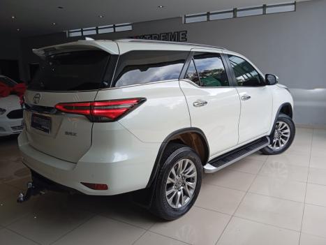 TOYOTA Hilux SW4 2.8 16V 4P SRX 4X4 7 LUGARES TURBO DIESEL AUTOM�TICO, Foto 3