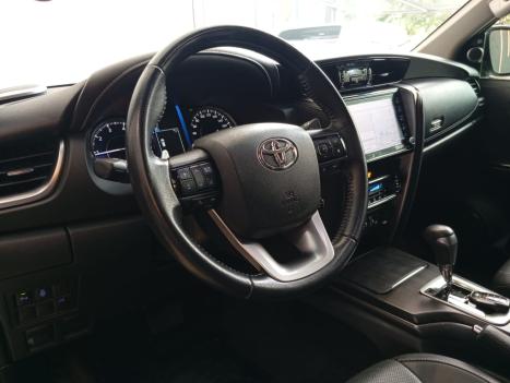 TOYOTA Hilux SW4 2.8 16V 4P SRX 4X4 7 LUGARES TURBO DIESEL AUTOM�TICO, Foto 5