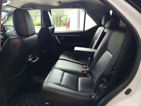 TOYOTA Hilux SW4 2.8 16V 4P SRX 4X4 7 LUGARES TURBO DIESEL AUTOM�TICO, Foto 7