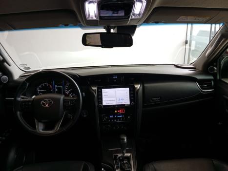 TOYOTA Hilux SW4 2.8 16V 4P SRX 4X4 7 LUGARES TURBO DIESEL AUTOM�TICO, Foto 9