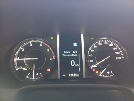 TOYOTA Hilux SW4 2.8 4P SRX 4X4 DIAMOND 7 LUGARES TURBO DIESEL AUTOM�TICO, Foto 13