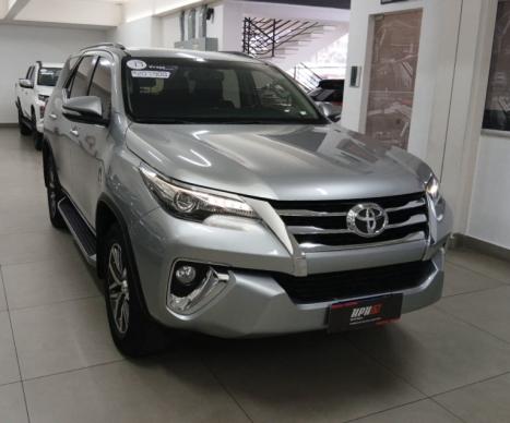 TOYOTA Hilux SW4 2.8 4P SRX 4X4 TURBO DIESEL AUTOM�TICO, Foto 5