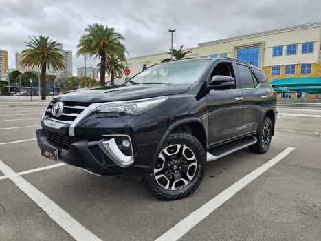 TOYOTA Hilux SW4 2.8 4P SRX 4X4 DIAMOND 7 LUGARES TURBO DIESEL AUTOM�TICO, Foto 2