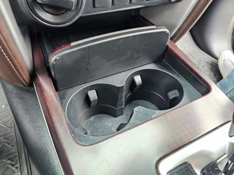 TOYOTA Hilux SW4 2.8 4P SRX 4X4 DIAMOND 7 LUGARES TURBO DIESEL AUTOM�TICO, Foto 5