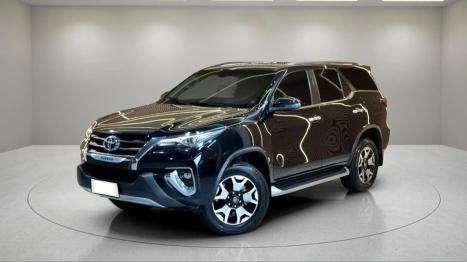 TOYOTA Hilux SW4 2.8 4P SRX 4X4 DIAMOND 7 LUGARES TURBO DIESEL AUTOM�TICO, Foto 2