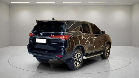 TOYOTA Hilux SW4 2.8 4P SRX 4X4 DIAMOND 7 LUGARES TURBO DIESEL AUTOM�TICO, Foto 5