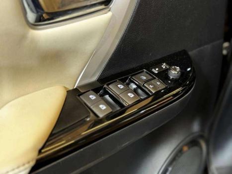 TOYOTA Hilux SW4 2.8 4P SRX 4X4 DIAMOND 7 LUGARES TURBO DIESEL AUTOM�TICO, Foto 13