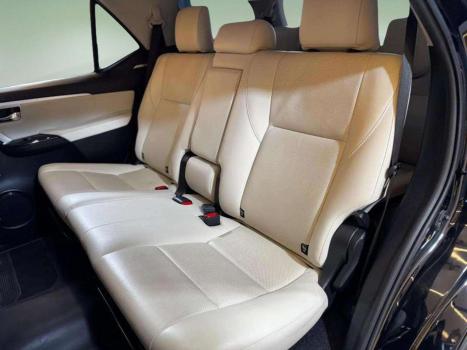 TOYOTA Hilux SW4 2.8 4P SRX 4X4 DIAMOND 7 LUGARES TURBO DIESEL AUTOM�TICO, Foto 15