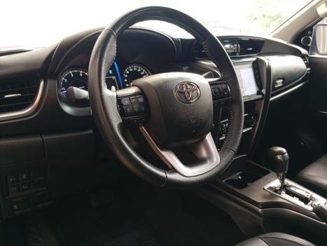 TOYOTA Hilux SW4 2.8 16V 4P SRX 4X4 7 LUGARES TURBO DIESEL AUTOM�TICO, Foto 5