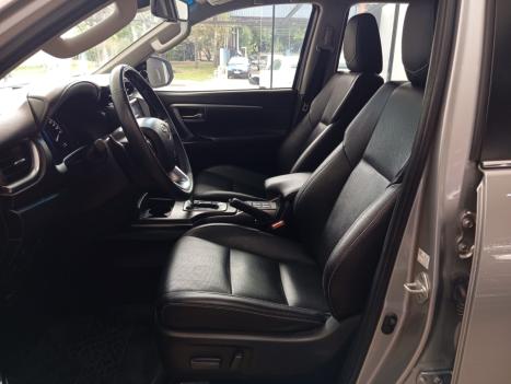 TOYOTA Hilux SW4 2.8 16V 4P SRX 4X4 7 LUGARES TURBO DIESEL AUTOM�TICO, Foto 6