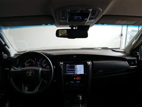 TOYOTA Hilux SW4 2.8 16V 4P SRX 4X4 7 LUGARES TURBO DIESEL AUTOM�TICO, Foto 9