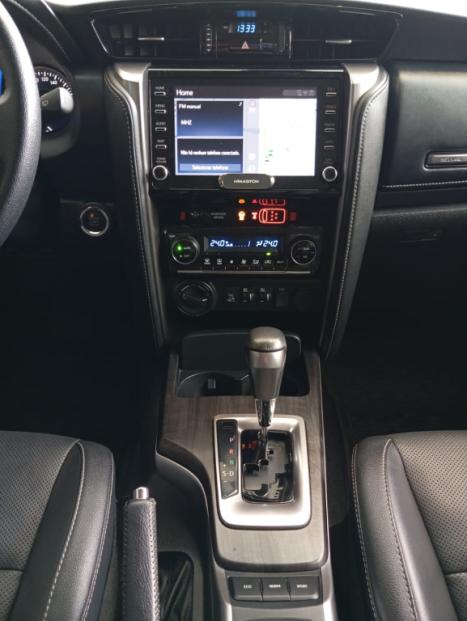 TOYOTA Hilux SW4 2.8 16V 4P SRX 4X4 7 LUGARES TURBO DIESEL AUTOM�TICO, Foto 10