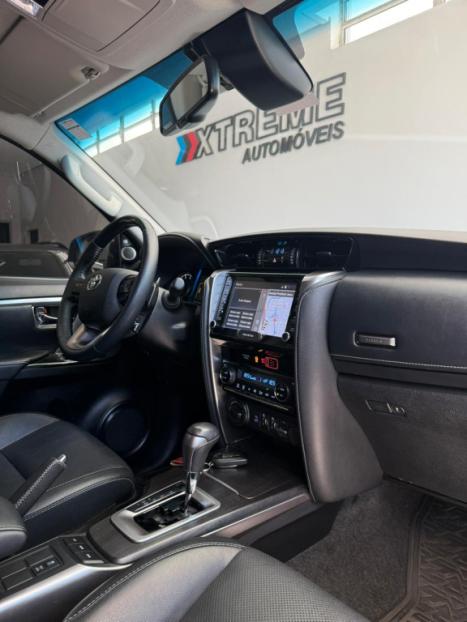 TOYOTA Hilux SW4 2.8 16V 4P SRX 4X4 7 LUGARES TURBO DIESEL AUTOM�TICO, Foto 8