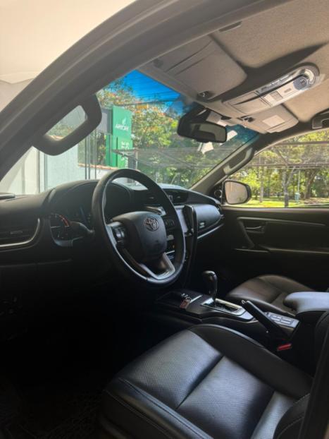 TOYOTA Hilux SW4 2.8 16V 4P SRX 4X4 7 LUGARES TURBO DIESEL AUTOM�TICO, Foto 9