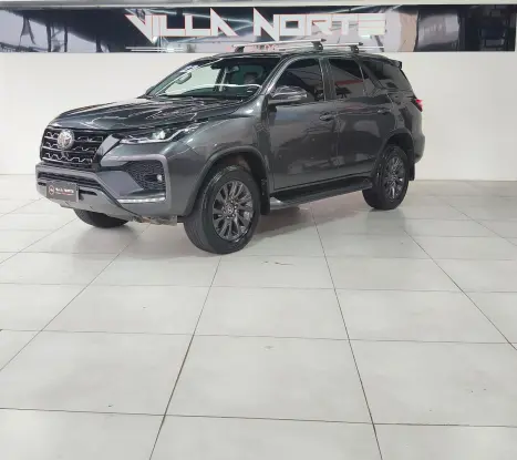 TOYOTA Hilux SW4 2.8 16V 4P SRX 4X4 7 LUGARES TURBO DIESEL AUTOM�TICO, Foto 1