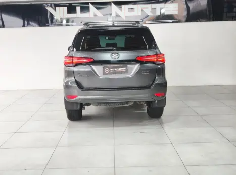 TOYOTA Hilux SW4 2.8 16V 4P SRX 4X4 7 LUGARES TURBO DIESEL AUTOM�TICO, Foto 5