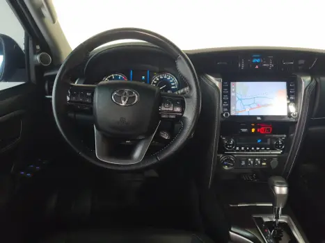 TOYOTA Hilux SW4 2.8 16V 4P SRX 4X4 7 LUGARES TURBO DIESEL AUTOM�TICO, Foto 10