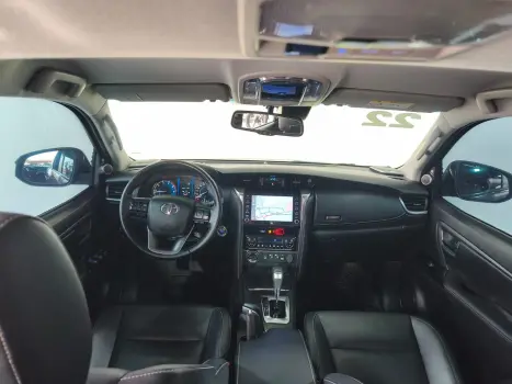 TOYOTA Hilux SW4 2.8 16V 4P SRX 4X4 7 LUGARES TURBO DIESEL AUTOM�TICO, Foto 12