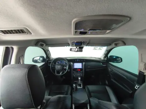 TOYOTA Hilux SW4 2.8 16V 4P SRX 4X4 7 LUGARES TURBO DIESEL AUTOM�TICO, Foto 18