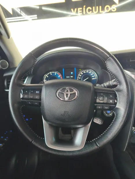 TOYOTA Hilux SW4 2.8 16V 4P SRX 4X4 7 LUGARES TURBO DIESEL AUTOM�TICO, Foto 19