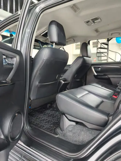 TOYOTA Hilux SW4 2.8 16V 4P SRX 4X4 7 LUGARES TURBO DIESEL AUTOM�TICO, Foto 22