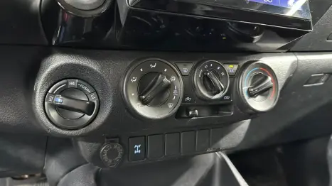 TOYOTA Hilux SW4 2.8 4P 4X4 TURBO DIESEL, Foto 9