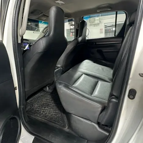 TOYOTA Hilux SW4 2.8 4P 4X4 TURBO DIESEL, Foto 15
