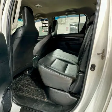 TOYOTA Hilux SW4 2.8 4P 4X4 TURBO DIESEL, Foto 17