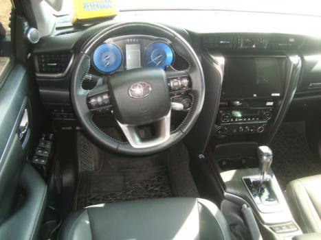 TOYOTA Hilux SW4 2.8 16V 4P SRX 4X4 7 LUGARES TURBO DIESEL AUTOM�TICO, Foto 7