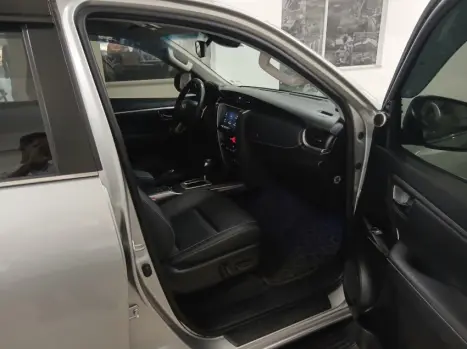 TOYOTA Hilux SW4 2.8 16V 4P SRX PLATINUM 4X4 7 LUGARES TURBO DIESEL AUTOM�TICO, Foto 12