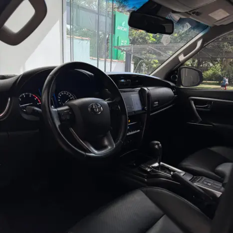 TOYOTA Hilux SW4 2.8 16V 4P SRX 4X4 7 LUGARES TURBO DIESEL AUTOM�TICO, Foto 10