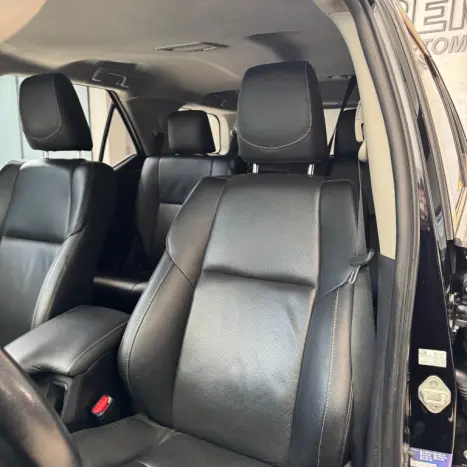 TOYOTA Hilux SW4 2.8 16V 4P SRX 4X4 7 LUGARES TURBO DIESEL AUTOM�TICO, Foto 11