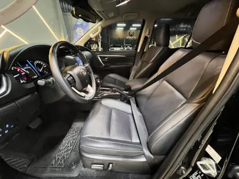 TOYOTA Hilux SW4 2.8 16V 4P SRX PLATINUM 4X4 7 LUGARES TURBO DIESEL AUTOM�TICO, Foto 9
