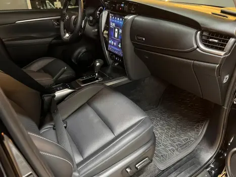 TOYOTA Hilux SW4 2.8 16V 4P SRX PLATINUM 4X4 7 LUGARES TURBO DIESEL AUTOM�TICO, Foto 20