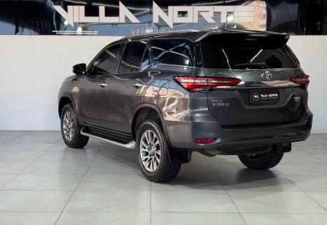 TOYOTA Hilux SW4 2.8 16V 4P SRX 4X4 7 LUGARES TURBO DIESEL AUTOM�TICO, Foto 4