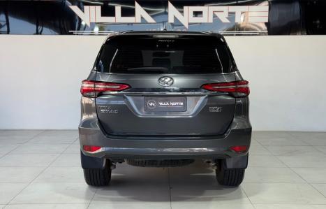 TOYOTA Hilux SW4 2.8 16V 4P SRX 4X4 7 LUGARES TURBO DIESEL AUTOM�TICO, Foto 5