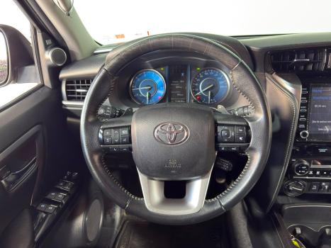 TOYOTA Hilux SW4 2.8 16V 4P SRX 4X4 7 LUGARES TURBO DIESEL AUTOM�TICO, Foto 12