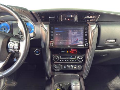 TOYOTA Hilux SW4 2.8 16V 4P SRX 4X4 7 LUGARES TURBO DIESEL AUTOM�TICO, Foto 13